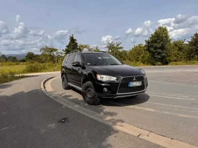 Gebraucht Mitsubishi Outlander 160 PS (117 kW) 2012 Schwarz SUV