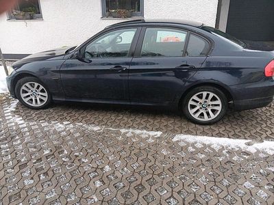 Gebraucht BMW 325 218 PS (160 kW) 2009 Blau Limousine