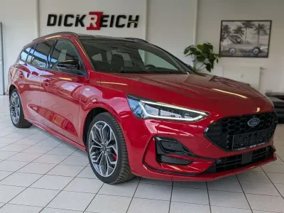 Gebraucht Ford Focus ST-Line X 155 PS (114 kW) 2025 Fantastic red tc Kombi