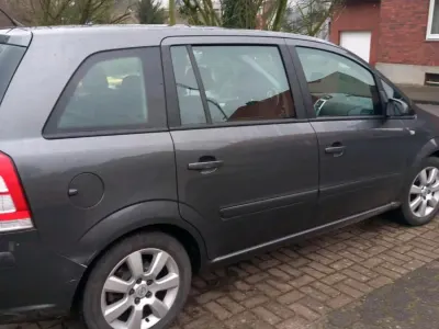 Gebraucht Opel Zafira 140 PS (102 kW) 2009 Silber Van / Kleinbus