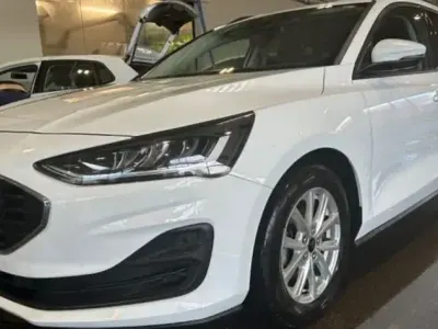 Gebraucht Ford Focus Cool & Connect 120 PS (88 kW) 2022 Weiß Limousine