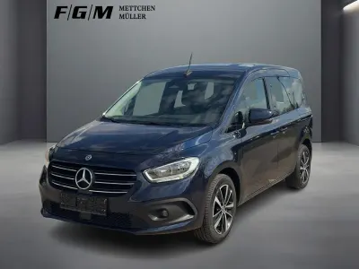 Gebraucht Mercedes T180 116 PS (85 kW) 2024 Cavansitblau Van / Kleinbus