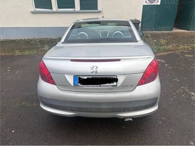 Gebraucht Peugeot 207 CC 120 PS (88 kW) 2008 Silber Cabrio