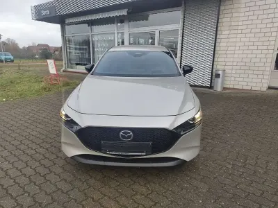 Neu Mazda 3 Nagisa 140 PS (102 kW) 2025 Platinum quartz m Coupé