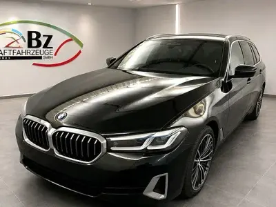 Gebraucht BMW 530 Luxury Line 286 PS (210 kW) 2023 Saphirschwarz Kombi
