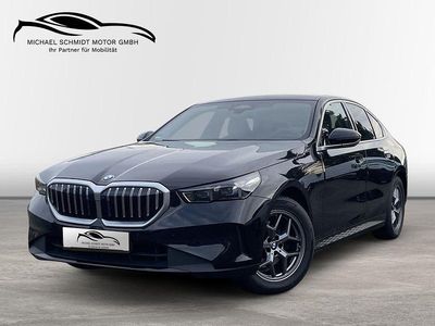 Black sapphire Gebraucht 2024 BMW 520 Comfort Edition Limousine | 39.990 € (Fairer Preis)