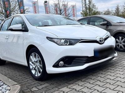 Gebraucht Toyota Auris Edition-S 115 PS (84 kW) 2016 Weiß Limousine