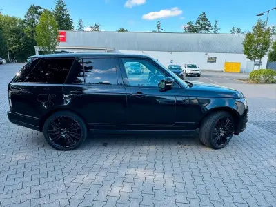 Gebraucht Land Rover Range Rover Autobiography 300 PS (220 kW) 2021 Schwarz SUV