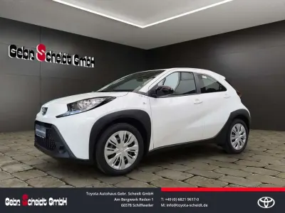 Neu Toyota Aygo X Business Edition 72 PS (52 kW) 2025 Super white 2 SUV