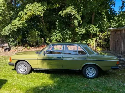 Gebraucht Mercedes 200 109 PS (80 kW) 1982 Grün Limousine