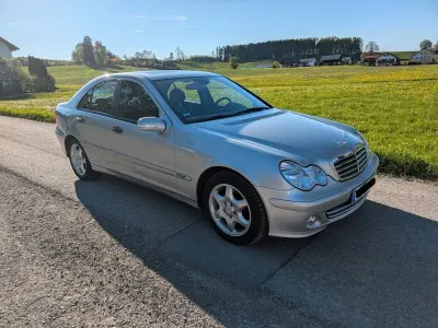 Gebraucht Mercedes 200 122 PS (89 kW) 2005 Silber Limousine