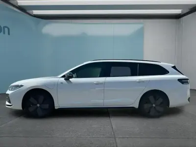 Gebraucht VW Passat 2024 Weiss Kombi