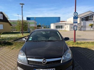 Usata Opel Astra GTC 116 CV (85 kW) 2009 Nero Berlina