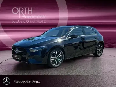 Gebraucht Mercedes A180 Progressive 136 PS (100 kW) 2023 Metalliclack kosmosschwarz Limousine