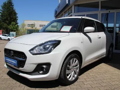 Gebraucht Suzuki Swift Comfort 83 PS (61 kW) 2021 Pure white metallic Kleinwagen
