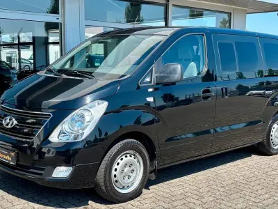 Gebraucht Hyundai H-1 Comfort 136 PS (100 kW) 2015 Schwarz Van / Kleinbus