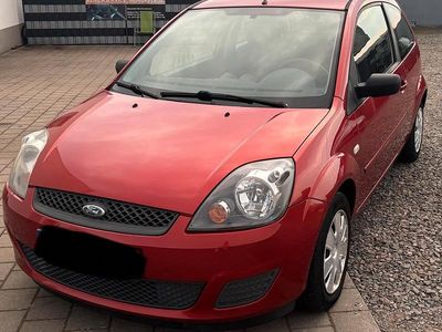 Gebraucht Ford Fiesta 60 PS (44 kW) 2008 Rot Kleinwagen