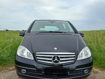 Gebraucht Mercedes A160 Elegance 95 PS (69 kW) 2011 Schwarz Limousine