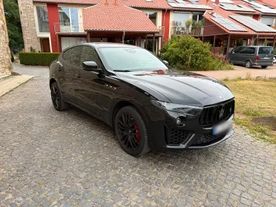 Gebraucht Maserati Levante 275 PS (202 kW) 2019 Schwarz SUV