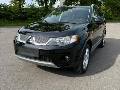 Gebraucht Mitsubishi Outlander 179 PS (131 kW) 2010 Schwarz SUV