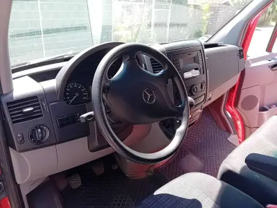 Gebraucht Mercedes Sprinter 129 PS (94 kW) 2016 Rot Van
