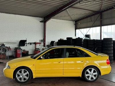 Usado Audi S4 Sport 390 HP (286 kW) 1998 Amarelo Sedan