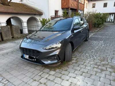 Gebraucht Ford Focus ST-Line 182 PS (133 kW) 2019 Grau Kombi