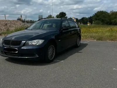 Gebraucht BMW 318 143 PS (105 kW) 2008 Blau Kombi