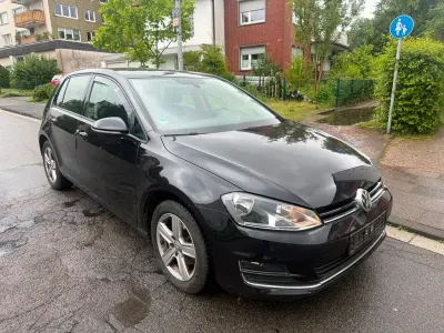 Gebraucht VW Golf VII Highline 122 PS (89 kW) 2015 Schwarz Limousine