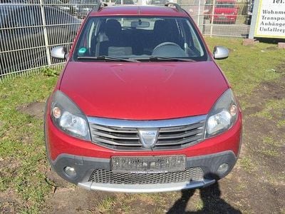 Gebraucht Dacia Sandero Stepway 88 PS (64 kW) 2012 Rot Limousine