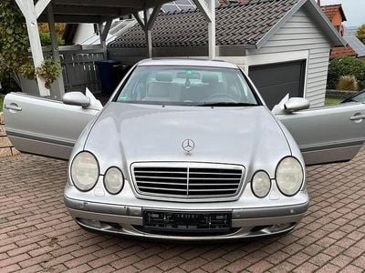 Mercedes 230