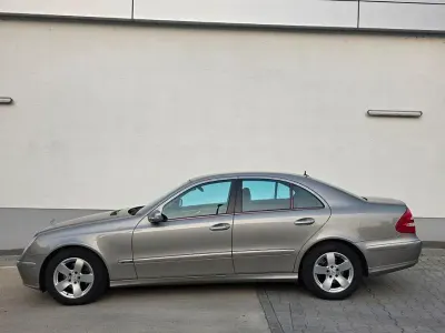 Używany Mercedes E280 Avantgarde 190 KM (139 kW) 2005 Srebrny Sedan/Limuzyna