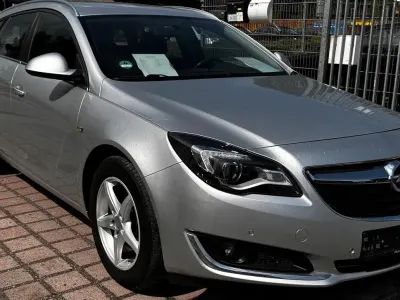 Używany Opel Insignia Edition 136 KM (100 kW) 2015 Srebrny Kombi