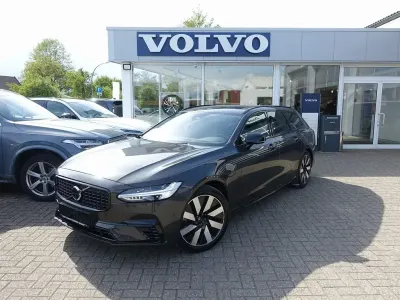 Gebraucht Volvo V90 Plus 398 PS (292 kW) 2025 Platinum grey Kombi