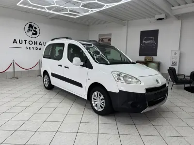 Gebraucht Peugeot Partner Tepee Active 120 PS (88 kW) 2012 Weiß Van / Kleinbus
