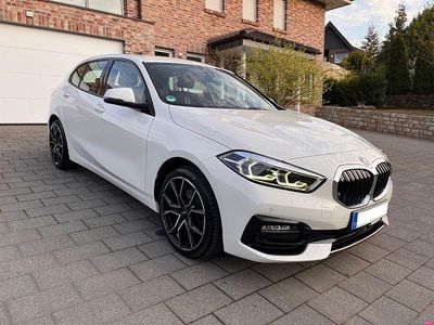 Second-hand BMW 118 Sport Line 136 CP (100 kW) 2023 Alb Hatchback