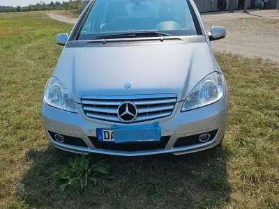 Gebraucht Mercedes A180 116 PS (85 kW) 2009 Silber Van / Kleinbus