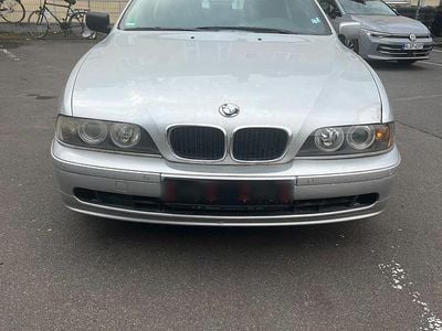 BMW 525
