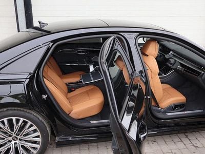 Second-hand Audi A8L Exclusive 462 CP (339 kW) 2025 Negru Berlinǎ