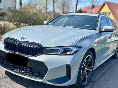Usata BMW 330e M Sport 292 CV (214 kW) 2023 Grigio Station wagon