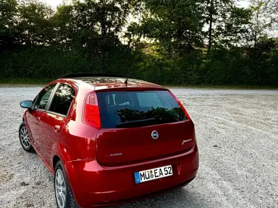 Usata Fiat Punto 77 CV (56 kW) 2007 Rosso Utilitaria
