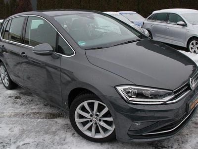 Grau Gebraucht 2018 VW Golf Sportsvan Highline Van / Kleinbus | 16.990 € (Guter Preis)