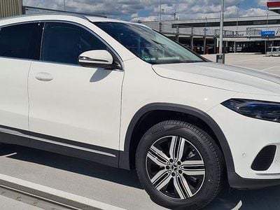Mercedes EQA250+