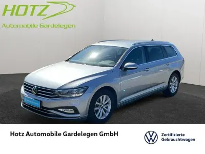 Gebraucht VW Passat Business 150 PS (110 kW) 2023 Pyritsilber metallic (metallic) Kombi