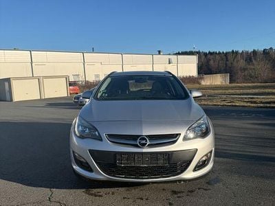 Gebraucht Opel Astra Edition 110 PS (80 kW) 2015 Silber Kombi