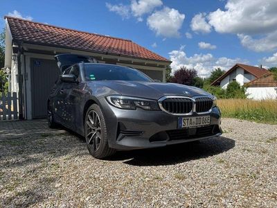 BMW 330e