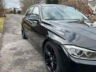Gebraucht BMW 318 143 PS (105 kW) 2013 Schwarz Kombi