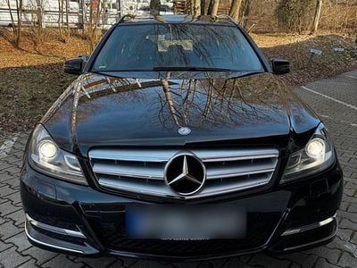 Gebraucht Mercedes C220 Avantgarde 170 PS (125 kW) 2014 Schwarz Kombi