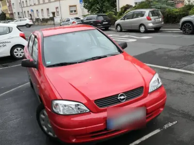 Gebraucht Opel Astra 75 PS (55 kW) 1998 Rot Limousine
