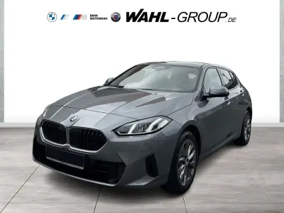 Neu BMW 120 170 PS (125 kW) 2026 Black sapphire Kleinwagen